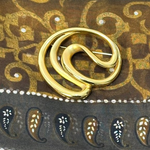 (10-230) Vintage Large Matte Gold Freeform Brooch Pin - Picture 2 of 3